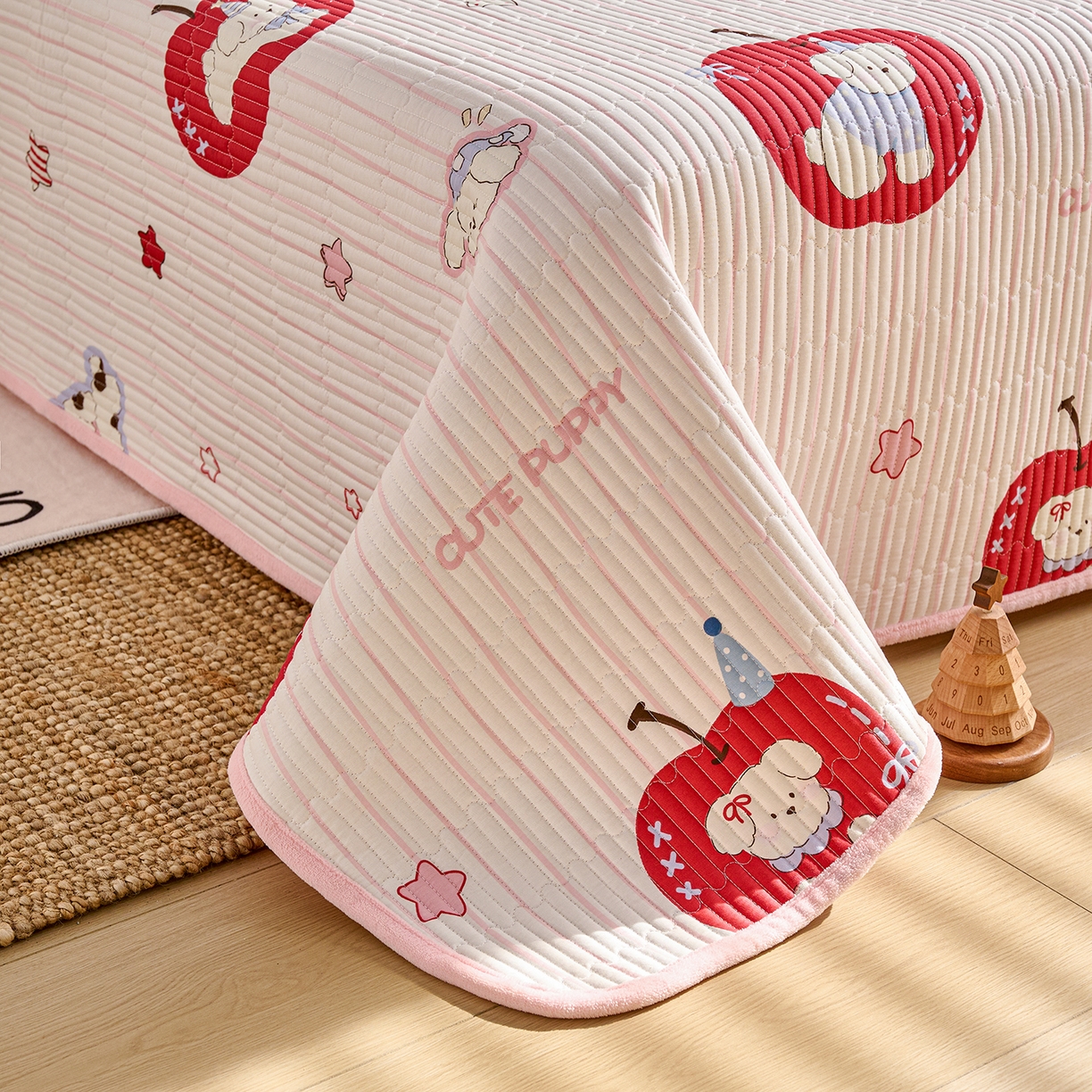 91家纺网 家纺一手货源 找家纺 X猫先生 2026新品A全棉B牛奶绒床盖一面全棉一面牛奶绒床盖炕盖加厚床单床垫四季款系列三 甜心苹果派（A棉B绒）