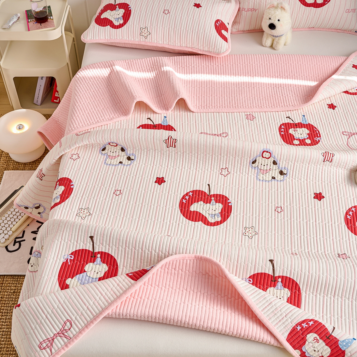 91家纺网 家纺一手货源 找家纺 X猫先生 2026新品A全棉B牛奶绒床盖一面全棉一面牛奶绒床盖炕盖加厚床单床垫四季款系列三 甜心苹果派（A棉B绒）