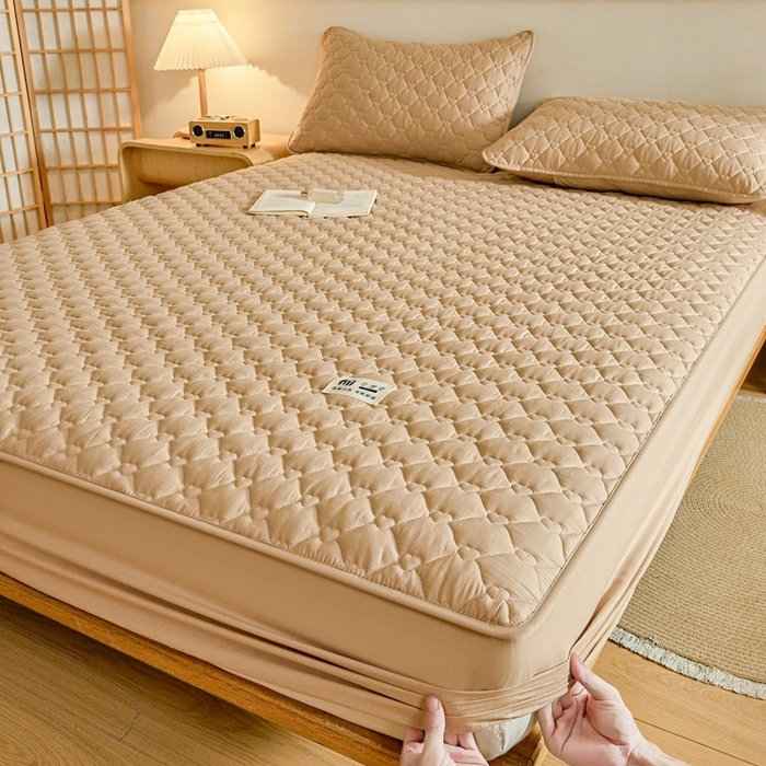 91家纺网 家纺一手货源 找家纺 卡诗兰 2026新款夹棉全棉床笠 爱心-暖栗卡