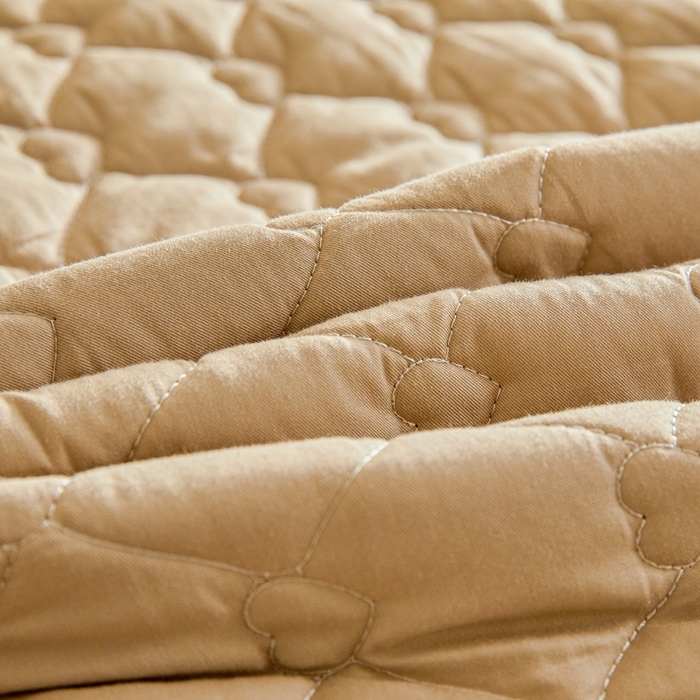 91家纺网 家纺一手货源 找家纺 卡诗兰 2026新款夹棉全棉床笠 爱心-暖栗卡