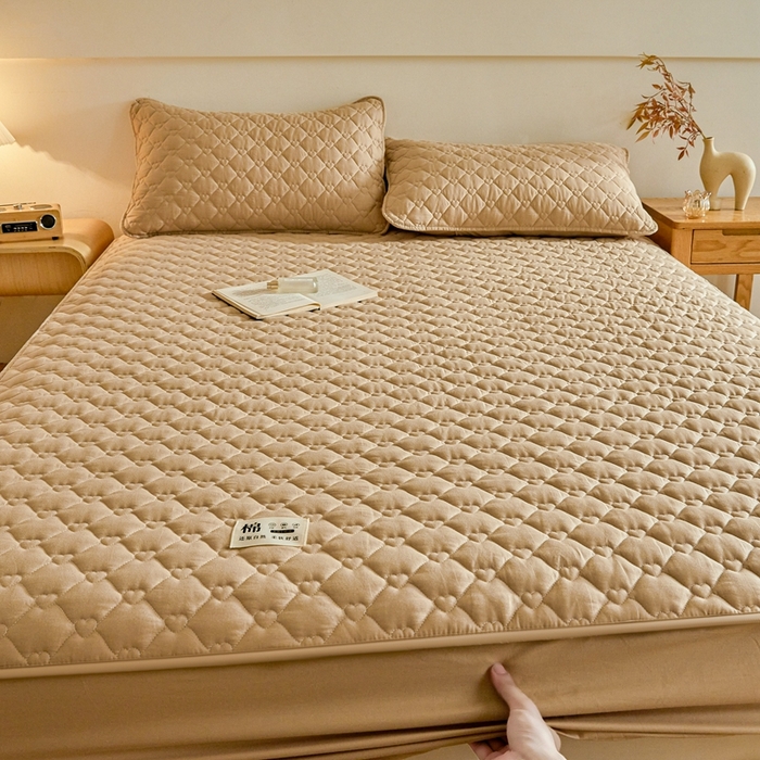 91家纺网 家纺一手货源 找家纺 卡诗兰 2026新款夹棉全棉床笠 爱心-暖栗卡