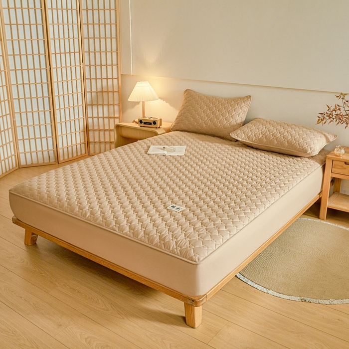 91家纺网 家纺一手货源 找家纺 卡诗兰 2026新款夹棉全棉床笠 爱心-暖栗卡