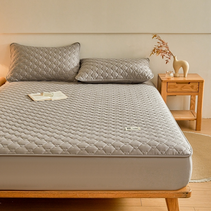 91家纺网 家纺一手货源 找家纺 卡诗兰 2026新款夹棉全棉床笠 爱心-烟雾灰