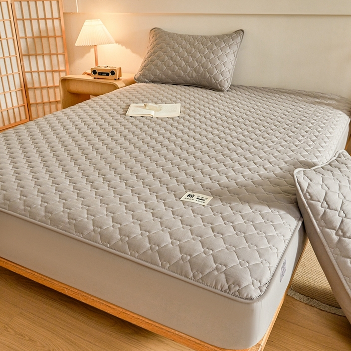 91家纺网 家纺一手货源 找家纺 卡诗兰 2026新款夹棉全棉床笠 爱心-烟雾灰