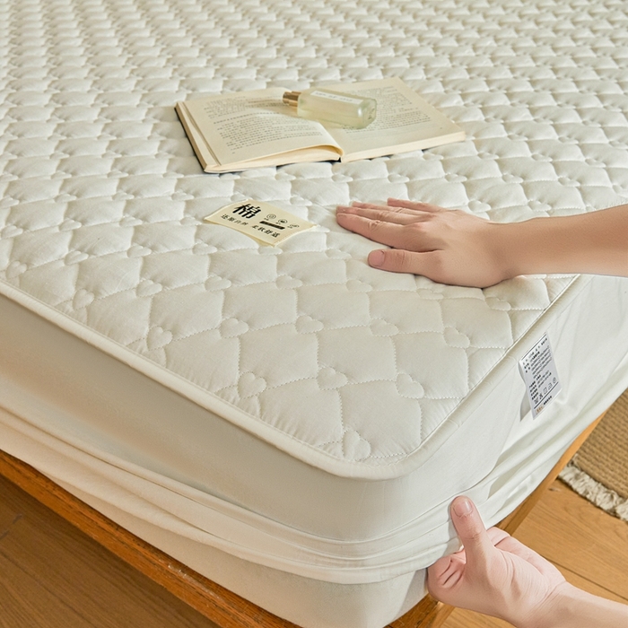 91家纺网 家纺一手货源 找家纺 卡诗兰 2026新款夹棉全棉床笠 爱心-珍珠白