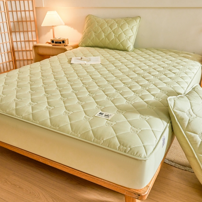 91家纺网 家纺一手货源 找家纺 卡诗兰 2026新款夹棉全棉床笠 小熊-橄榄绿