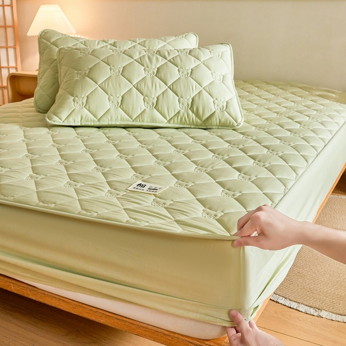 91家纺网 家纺一手货源 找家纺 卡诗兰 2026新款夹棉全棉床笠 小熊-橄榄绿