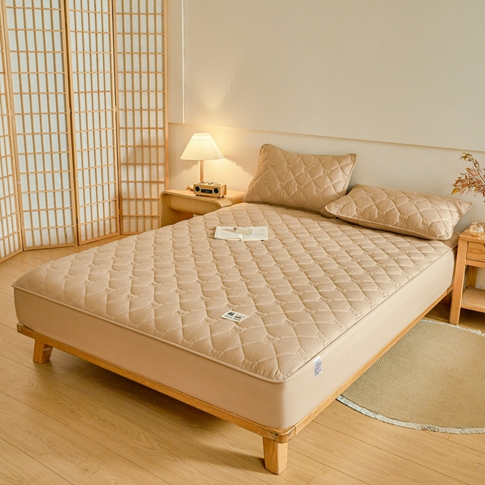 91家纺网 家纺一手货源 找家纺 卡诗兰 2026新款夹棉全棉床笠 小熊-暖栗卡