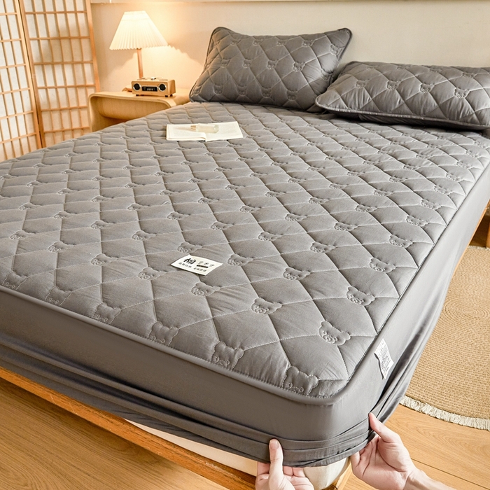 91家纺网 家纺一手货源 找家纺 卡诗兰 2026新款夹棉全棉床笠 小熊-石墨灰