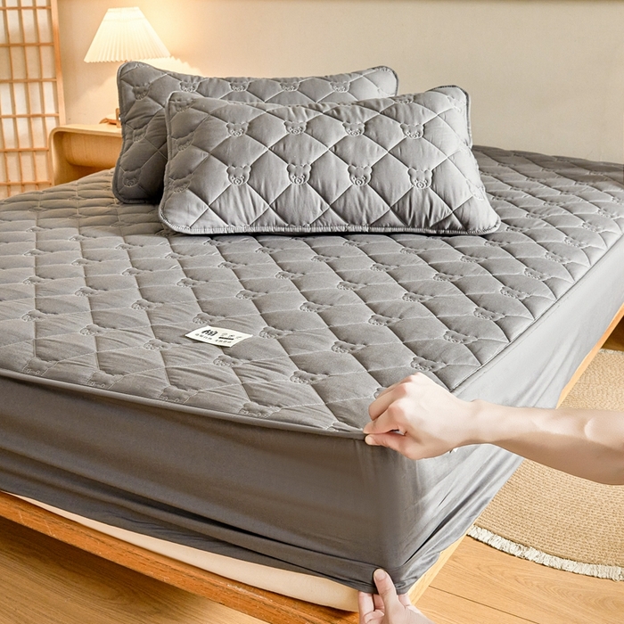 91家纺网 家纺一手货源 找家纺 卡诗兰 2026新款夹棉全棉床笠 小熊-石墨灰