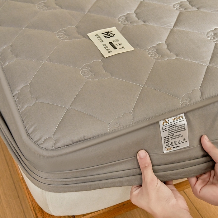 91家纺网 家纺一手货源 找家纺 卡诗兰 2026新款夹棉全棉床笠 小熊-烟雾灰