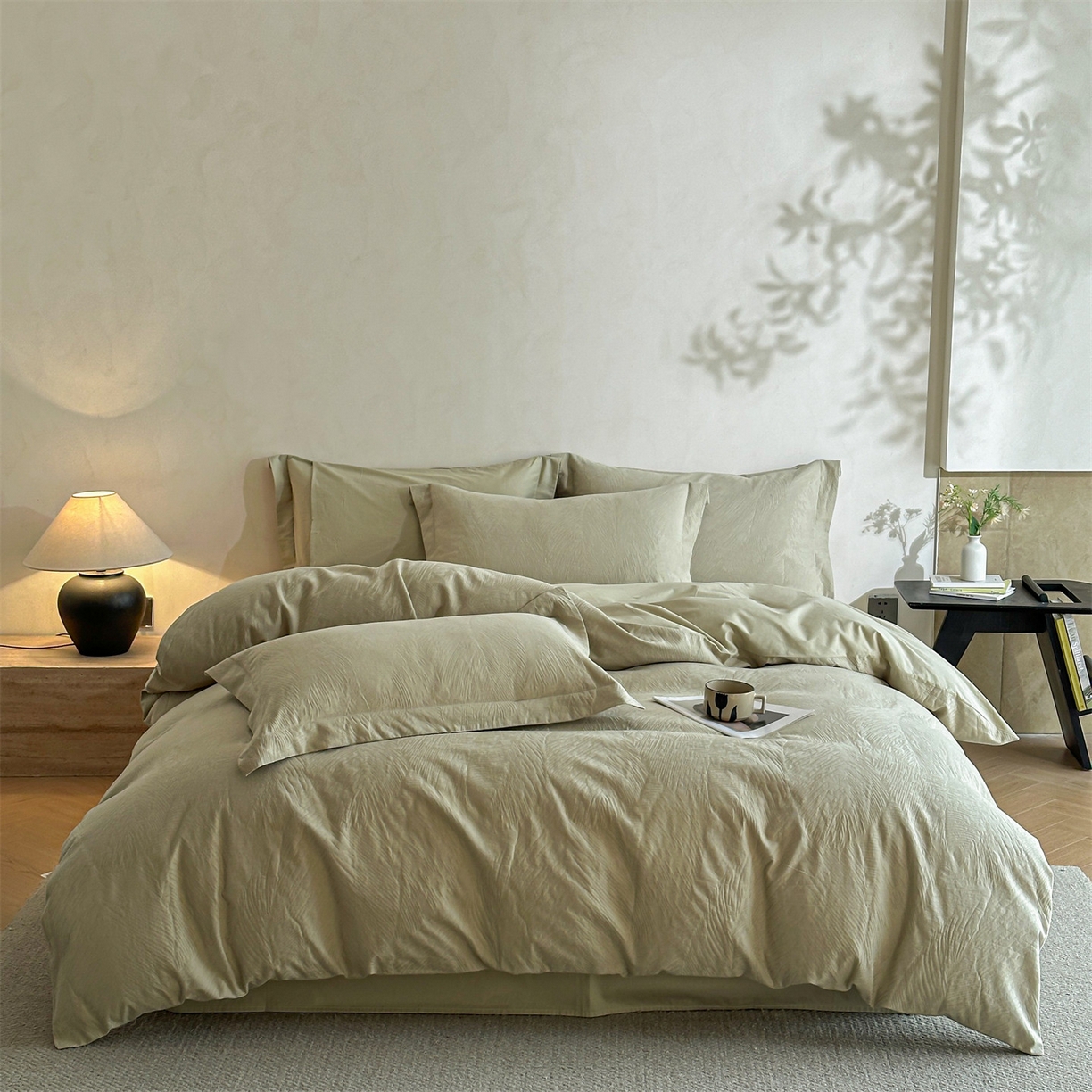 91家纺网 家纺一手货源 找家纺 笙意家纺 2025新款全棉纯棉60水洗亮面浮雕立体提花四件套 暗影羽织-奶绿