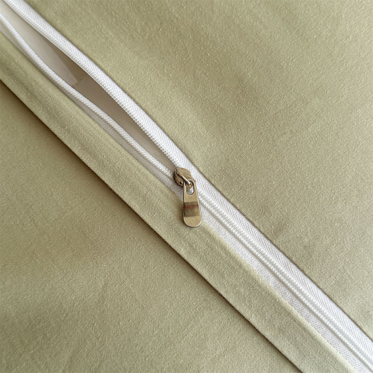 91家纺网 家纺一手货源 找家纺 笙意家纺 2025新款全棉纯棉60水洗亮面浮雕立体提花四件套 暗影羽织-奶绿