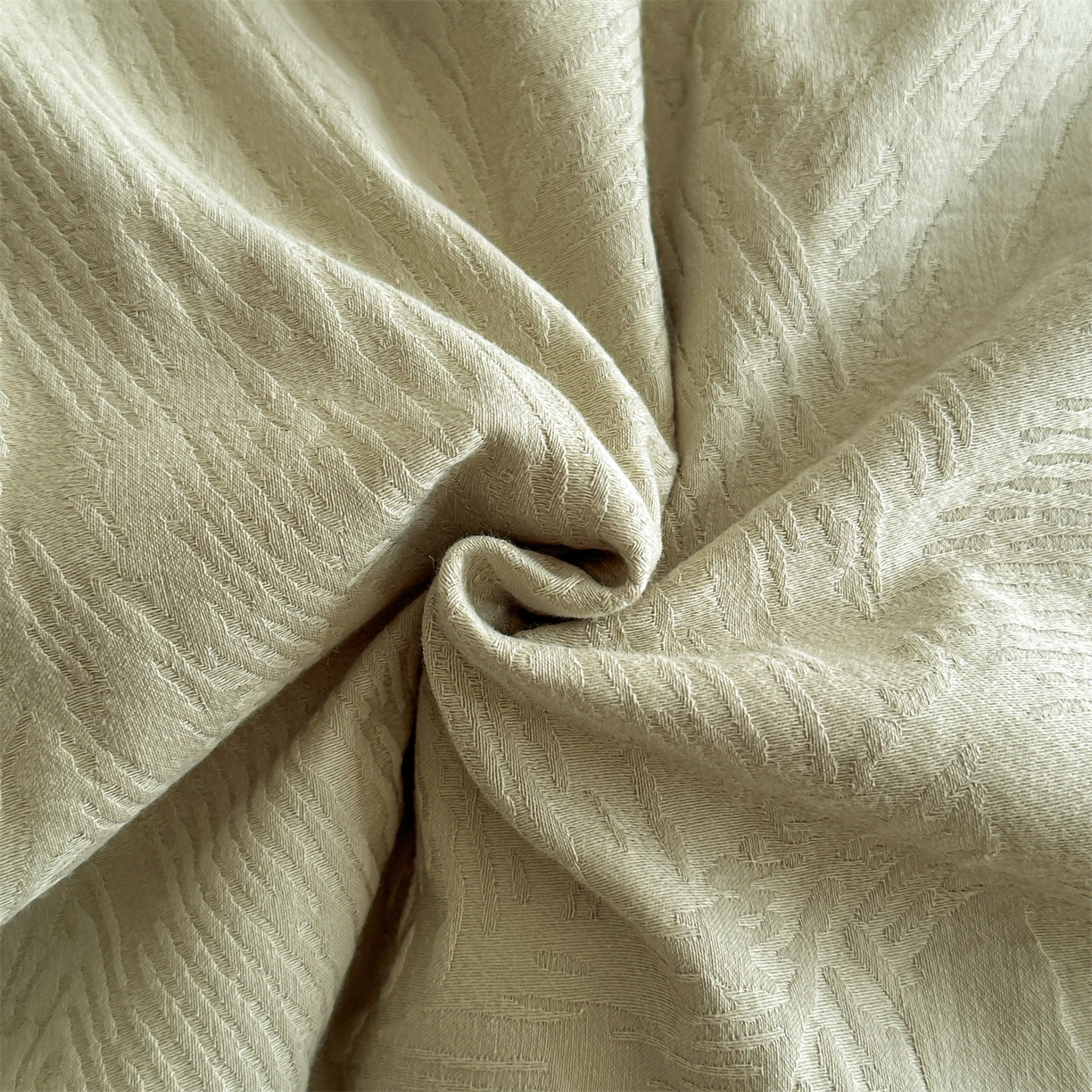 91家纺网 家纺一手货源 找家纺 笙意家纺 2025新款全棉纯棉60水洗亮面浮雕立体提花四件套 暗影羽织-奶绿