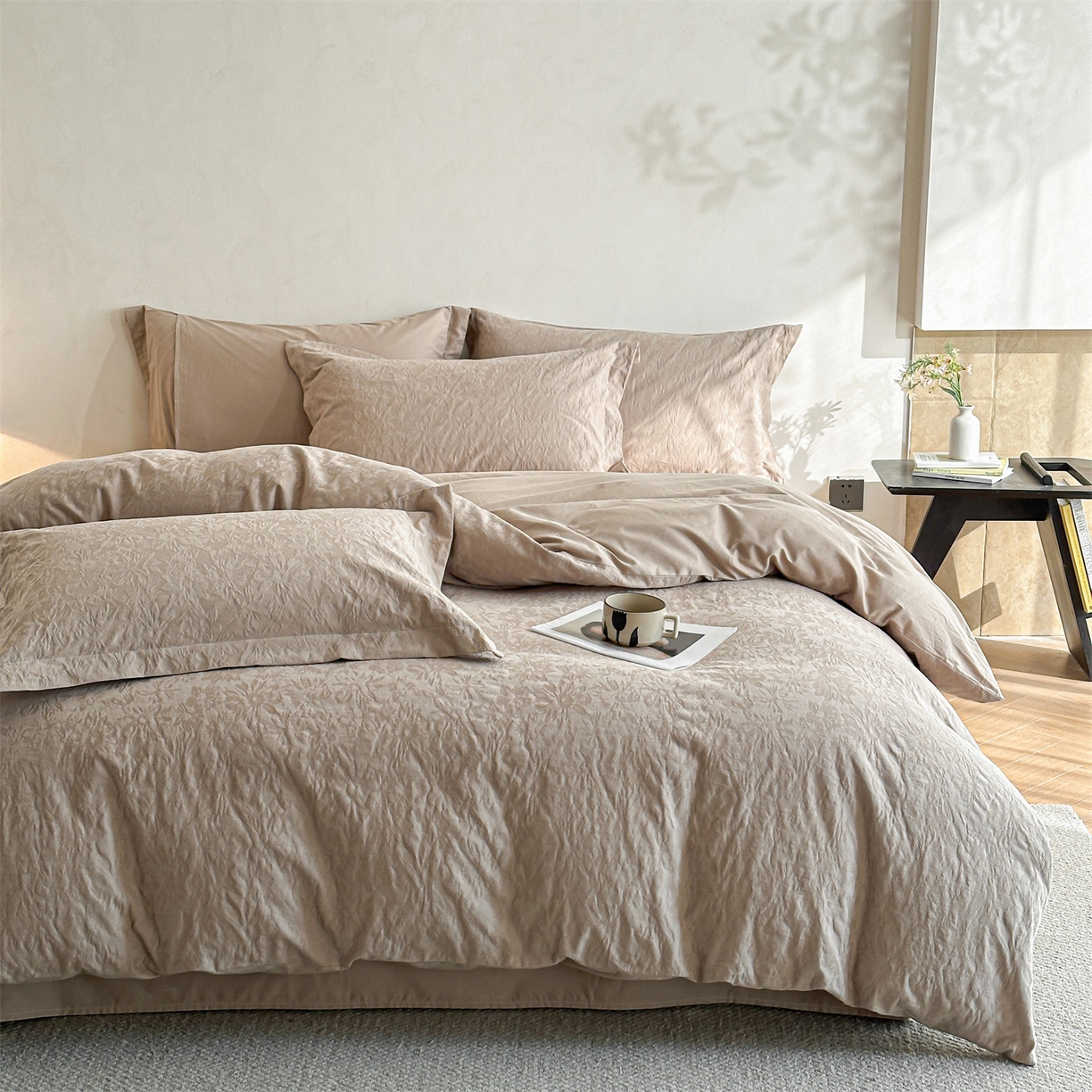 91家纺网 家纺一手货源 找家纺 笙意家纺 2025新款全棉纯棉60水洗亮面浮雕立体提花四件套 梵花绘-金属灰