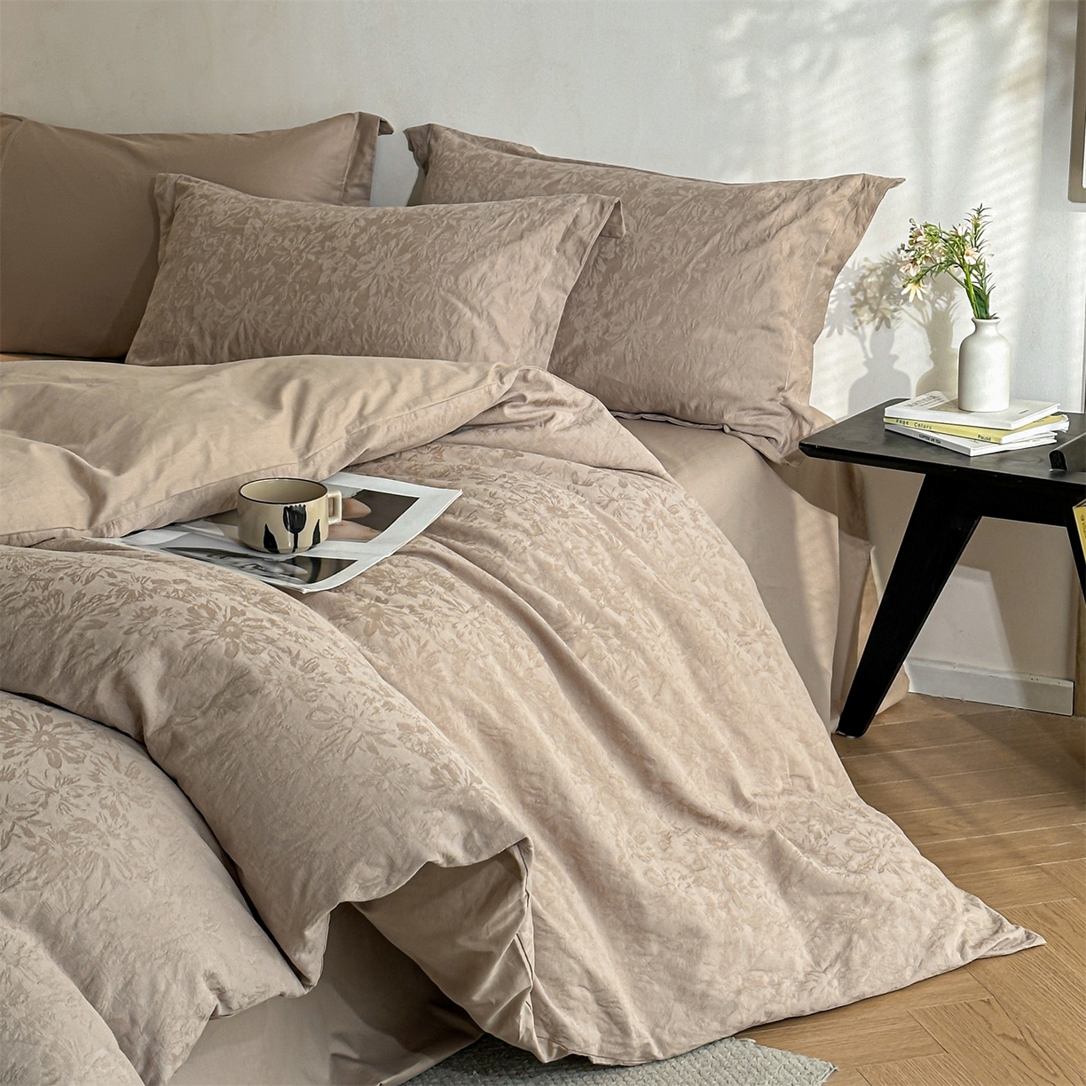 91家纺网 家纺一手货源 找家纺 笙意家纺 2025新款全棉纯棉60水洗亮面浮雕立体提花四件套 梵花绘-金属灰