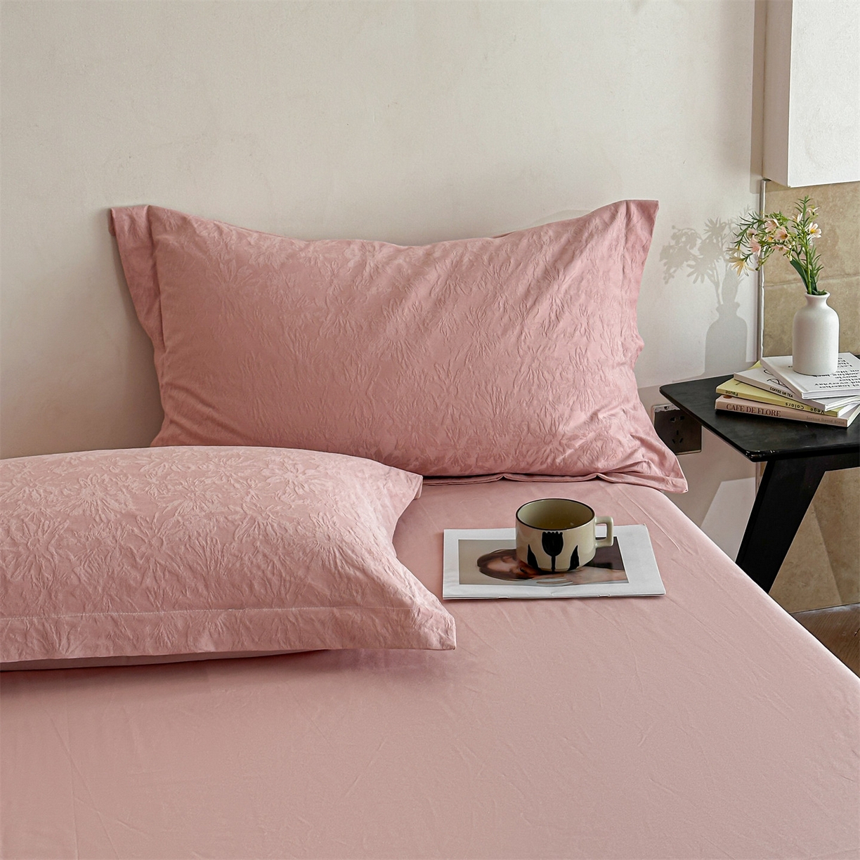 91家纺网 家纺一手货源 找家纺 笙意家纺 2025新款全棉纯棉60水洗亮面浮雕立体提花四件套 梵花绘-浓粉