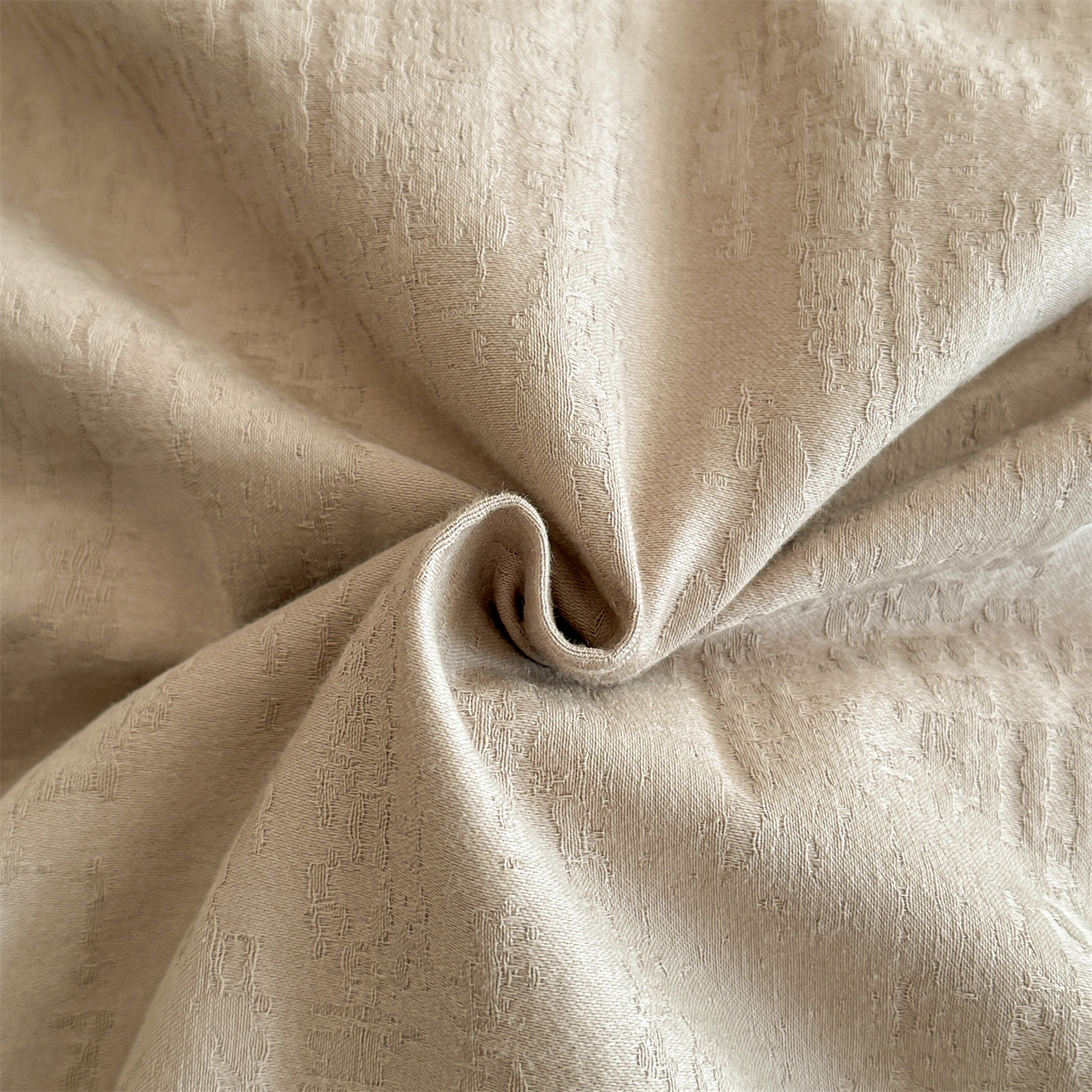 91家纺网 家纺一手货源 找家纺 笙意家纺 2025新款全棉纯棉60水洗亮面浮雕立体提花四件套 里约-金属灰