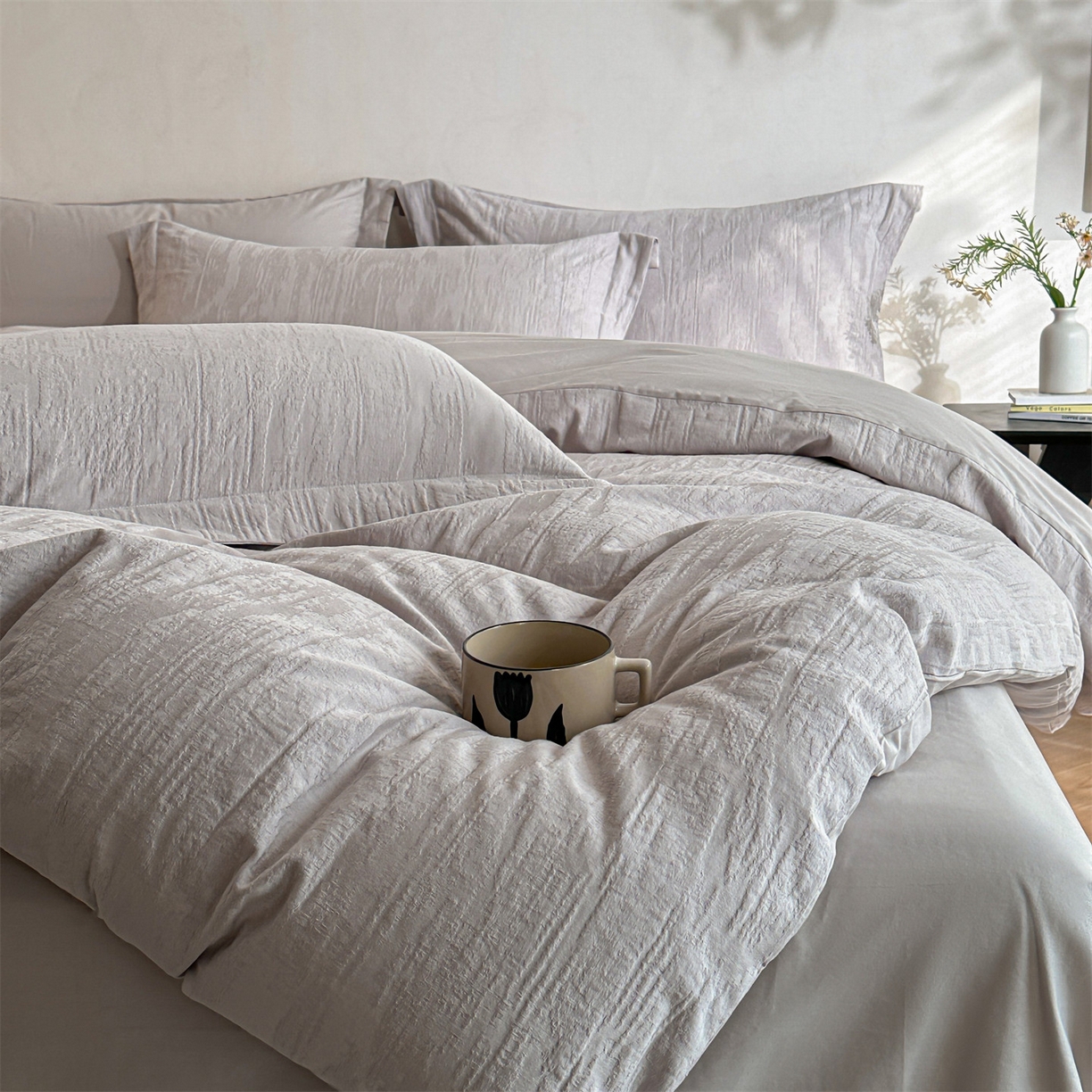 91家纺网 家纺一手货源 找家纺 笙意家纺 2025新款全棉纯棉60水洗亮面浮雕立体提花四件套 里约-银灰