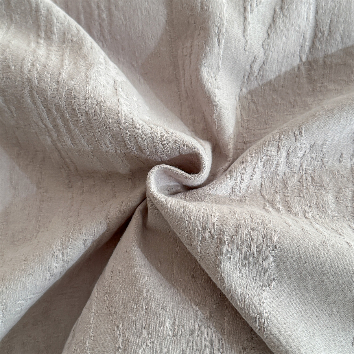 91家纺网 家纺一手货源 找家纺 笙意家纺 2025新款全棉纯棉60水洗亮面浮雕立体提花四件套 里约-银灰