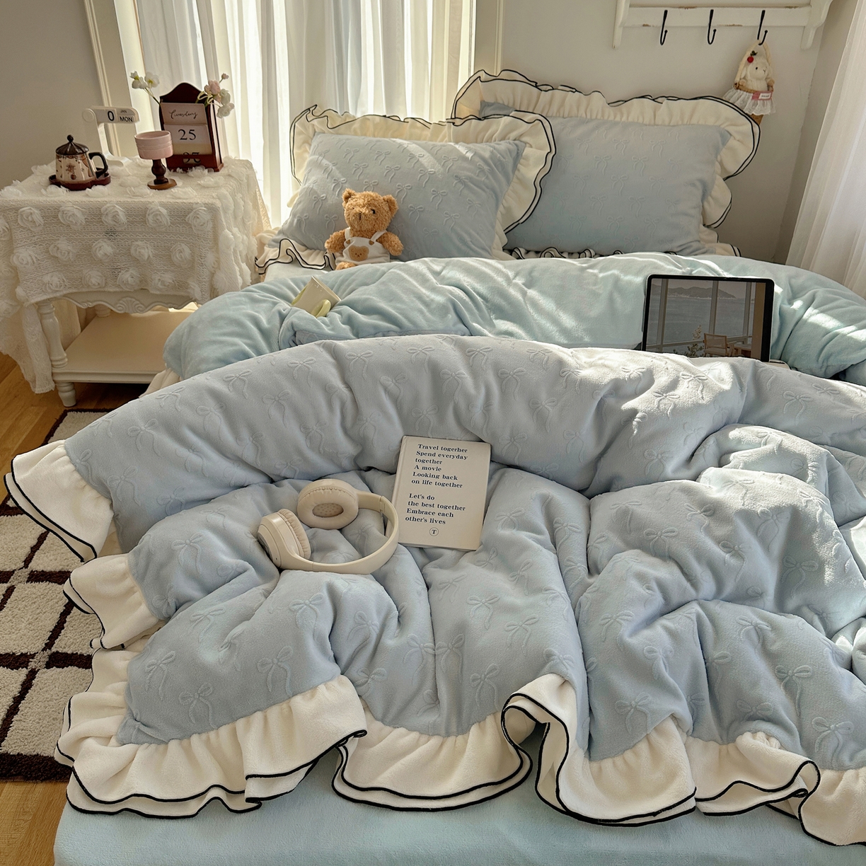 91家纺网 家纺一手货源 找家纺 （总）觅糖家纺 2025雕花绒荷叶边温柔蝴蝶结系列四件套