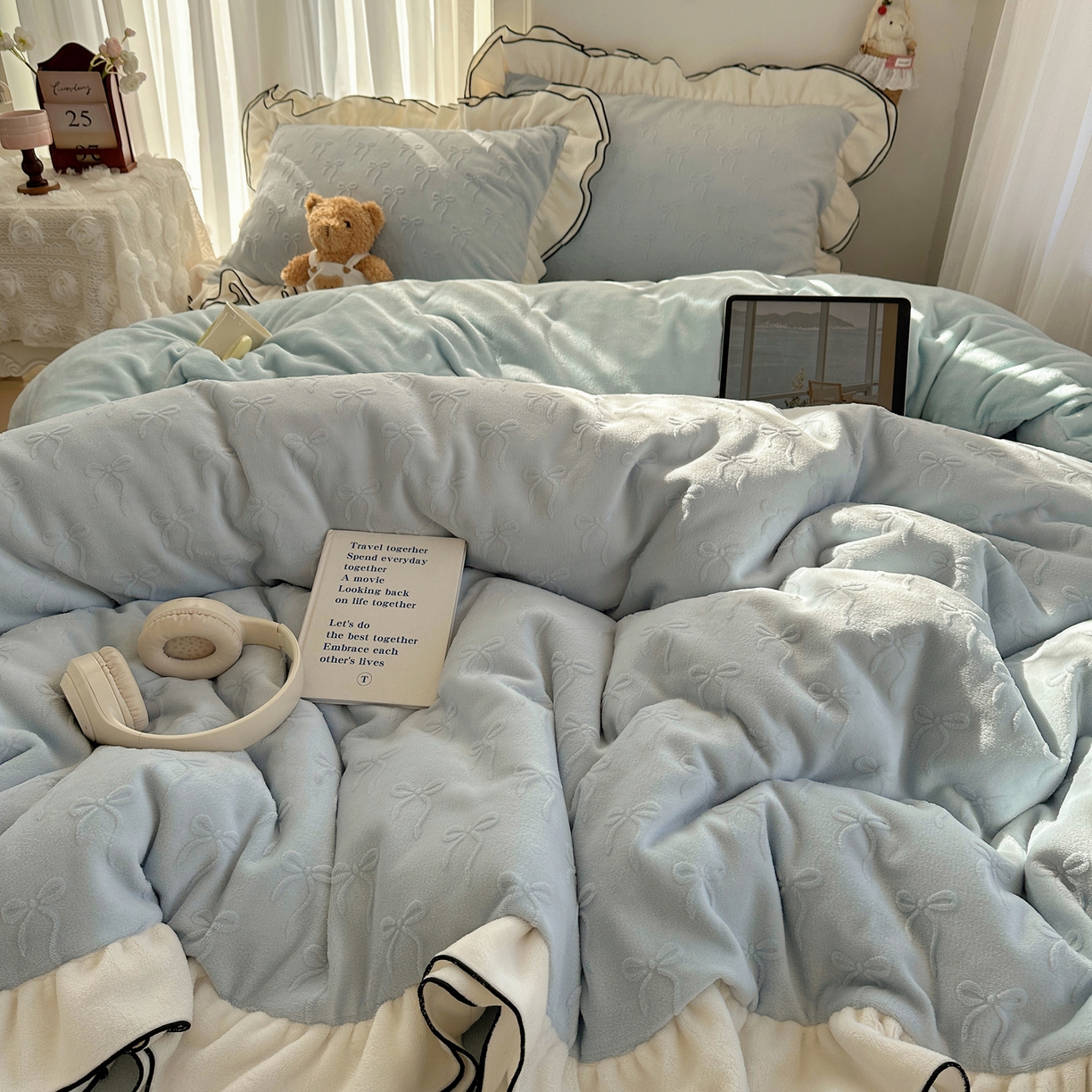 91家纺网 家纺一手货源 找家纺 （总）觅糖家纺 2025雕花绒荷叶边温柔蝴蝶结系列四件套