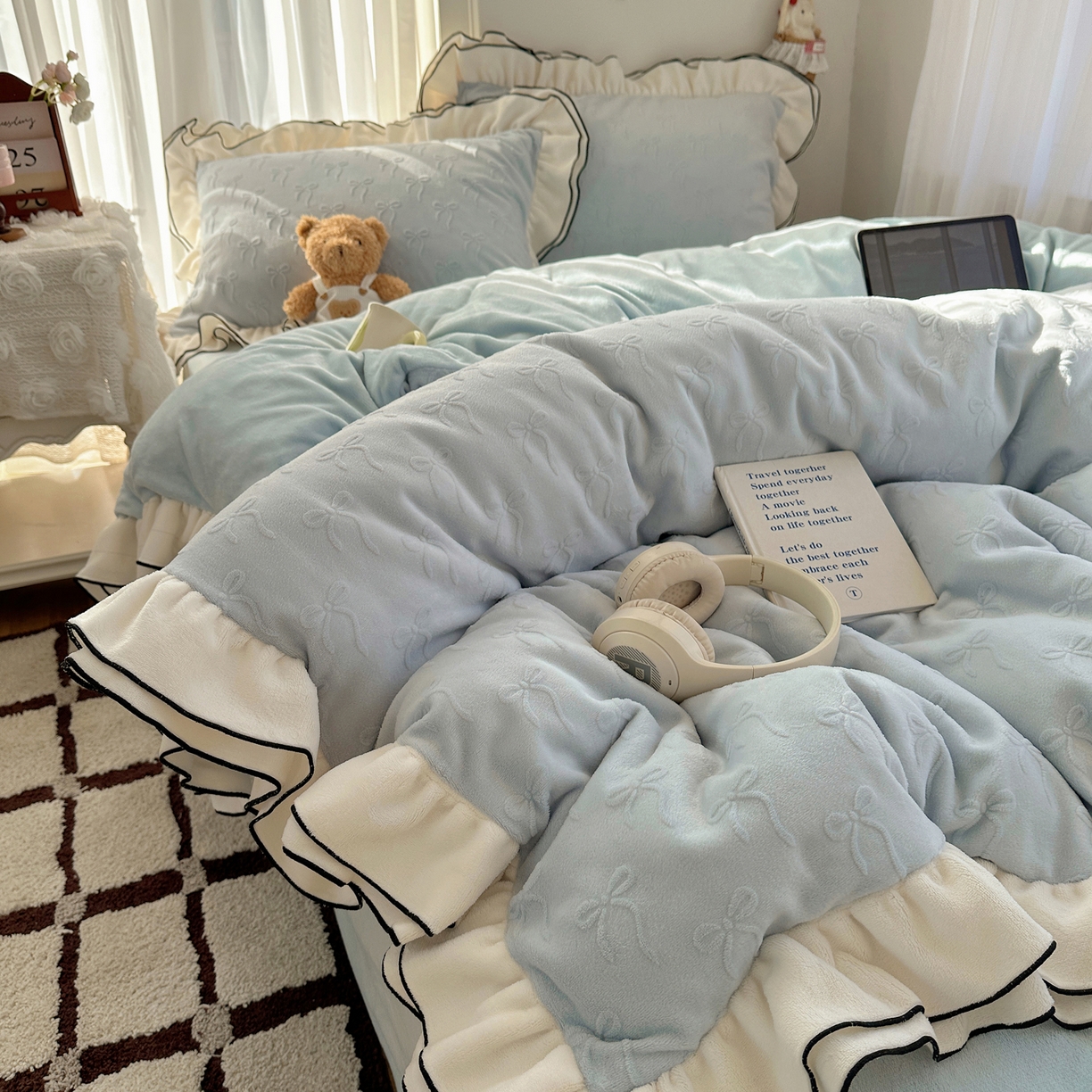 91家纺网 家纺一手货源 找家纺 （总）觅糖家纺 2025雕花绒荷叶边温柔蝴蝶结系列四件套