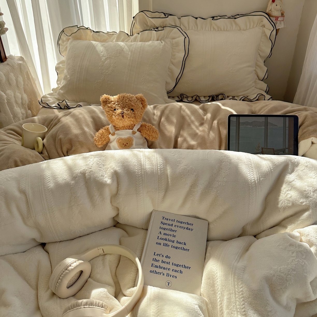 91家纺网 家纺一手货源 找家纺 觅糖家纺 2025雕花绒荷叶边温柔蝴蝶结系列四件套 温柔蝴蝶结-奶白