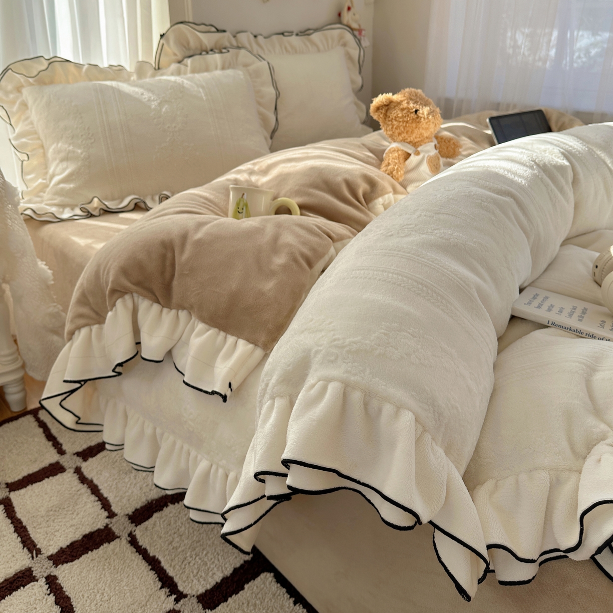 91家纺网 家纺一手货源 找家纺 觅糖家纺 2025雕花绒荷叶边温柔蝴蝶结系列四件套 温柔蝴蝶结-奶白