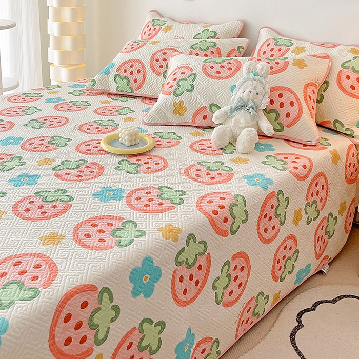 91家纺网 家纺一手货源 找家纺 羽爱家纺 新款A类全棉印花水洗床盖四件套系列 草莓物语