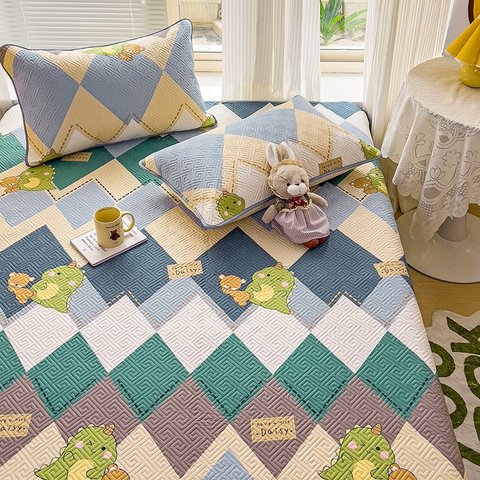 91家纺网 家纺一手货源 找家纺 羽爱家纺 2025新款A类全棉印花水洗床盖四件套系列 菱形恐龙