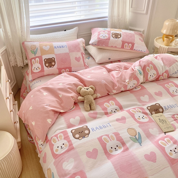 91家纺网 家纺一手货源 找家纺 羽爱家纺 2025新款A类全棉印花水洗床盖四件套系列 奶油兔