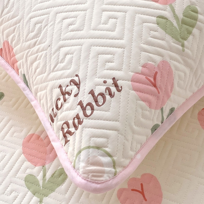 91家纺网 家纺一手货源 找家纺 羽爱家纺 2025新款A类全棉印花水洗床盖四件套系列 小幸运