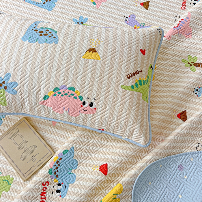 91家纺网 家纺一手货源 找家纺 羽爱家纺 2025新款A类全棉印花水洗床盖三件套系列 动漫恐龙