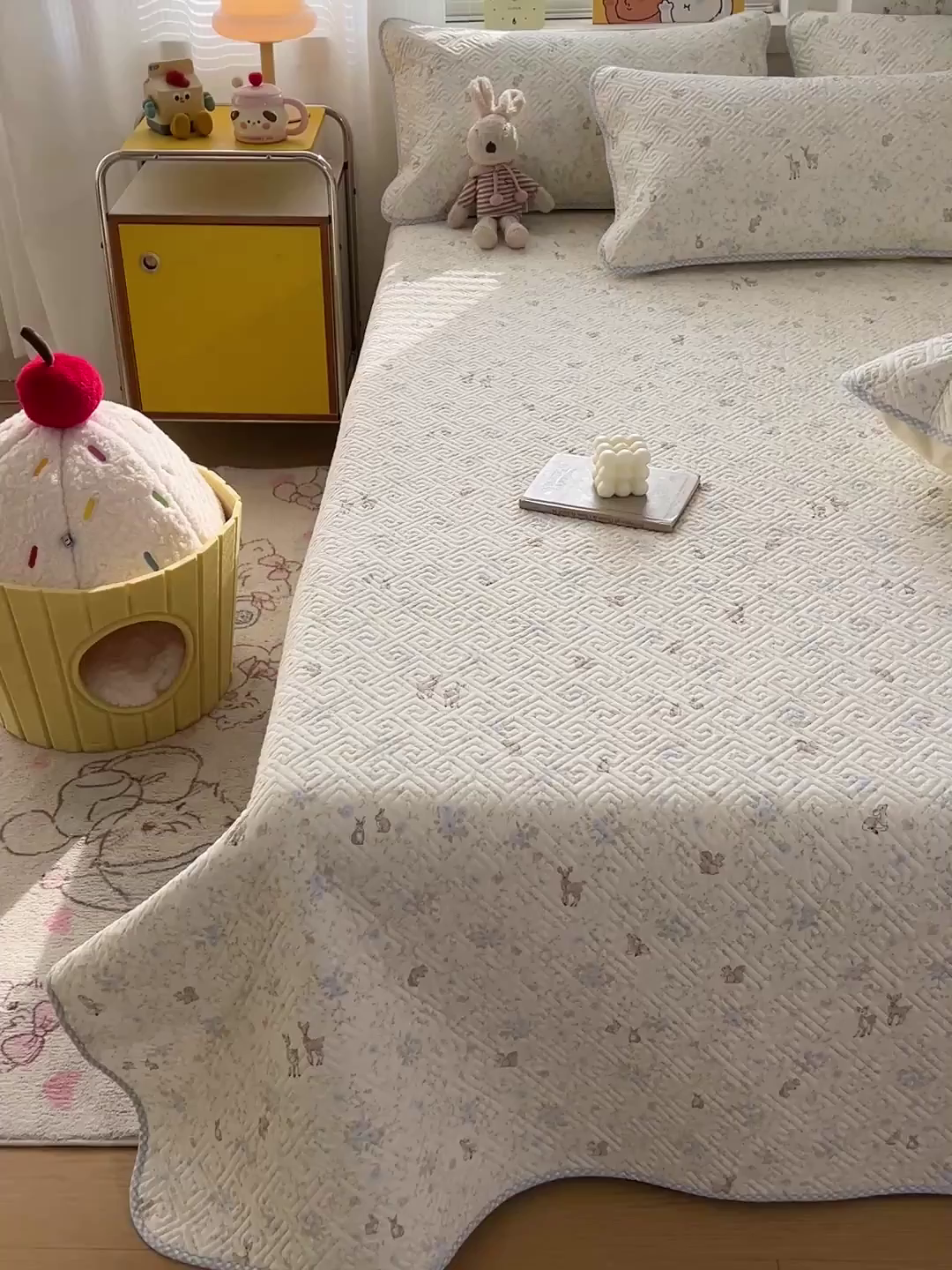 91家纺网 家纺一手货源 找家纺 羽爱家纺 2025新款A类全棉印花水洗床盖三件套系列 花间鹿