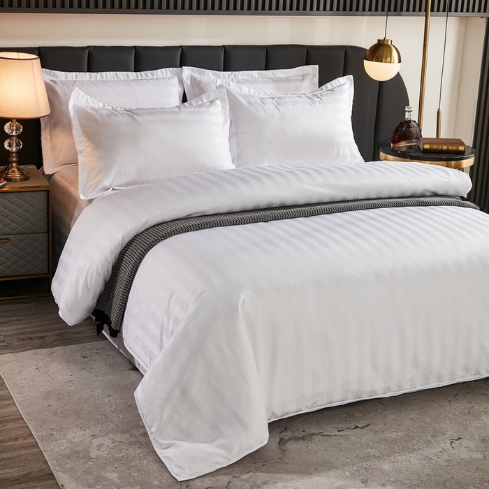 91家纺网 家纺一手货源 找家纺 啊雅家居 2026新款民宿宾馆酒店客栈缎条四件套 缎条双针拉链款