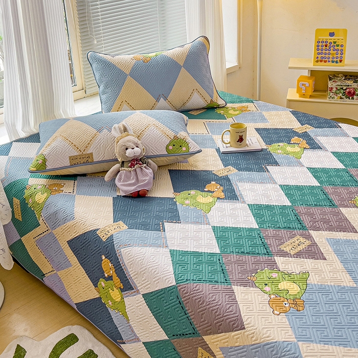 91家纺网 家纺一手货源 找家纺 羽爱家纺 2025新款A类全棉印花水洗床盖三件套系列 菱形恐龙