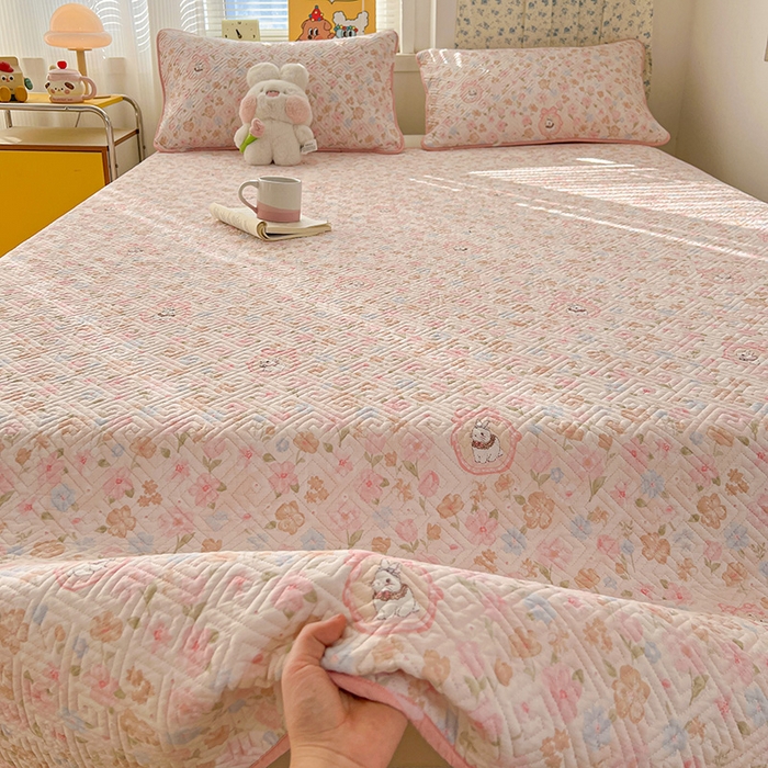 91家纺网 家纺一手货源 找家纺 羽爱家纺 2025新款A类全棉印花水洗床盖三件套系列 萌萌兔