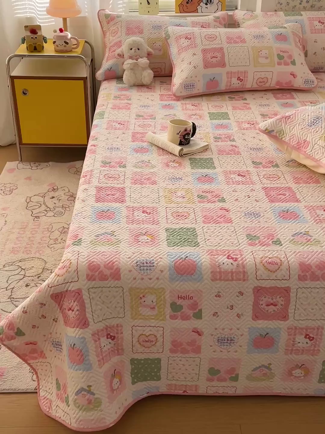 91家纺网 家纺一手货源 找家纺 羽爱家纺 2025新款A类全棉印花水洗床盖三件套系列 甜心猫猫