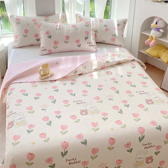 91家纺网 家纺一手货源 找家纺 羽爱家纺 2025新款A类全棉印花水洗床盖三件套系列 小幸运