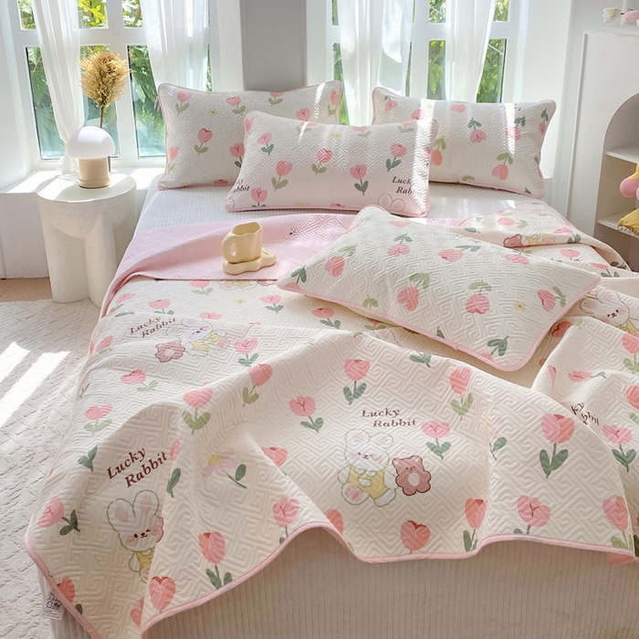 91家纺网 家纺一手货源 找家纺 羽爱家纺 2025新款A类全棉印花水洗床盖三件套系列 小幸运