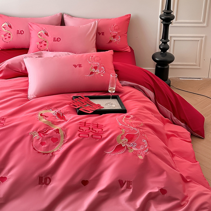 91家纺网 家纺一手货源 找家纺 （总）苏源家居 2026新款渐变色刺绣龙凤大红色结婚四件套-小确幸