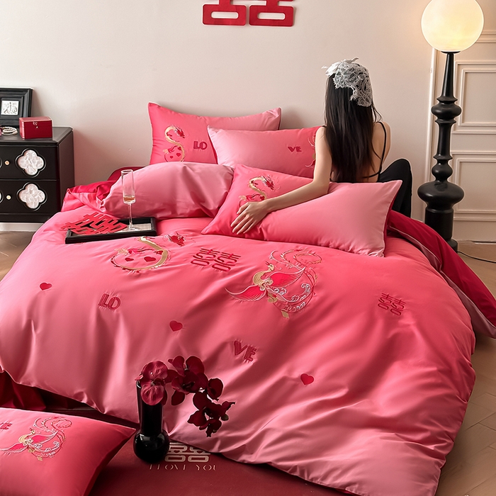 91家纺网 家纺一手货源 找家纺 （总）苏源家居 2026新款渐变色刺绣龙凤大红色结婚四件套-小确幸