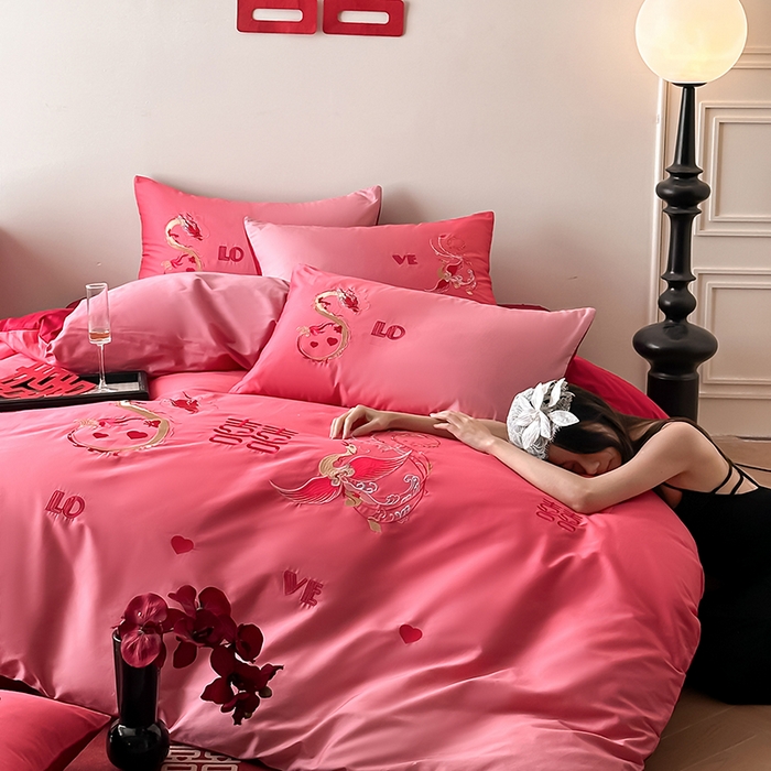 91家纺网 家纺一手货源 找家纺 （总）苏源家居 2026新款渐变色刺绣龙凤大红色结婚四件套-小确幸