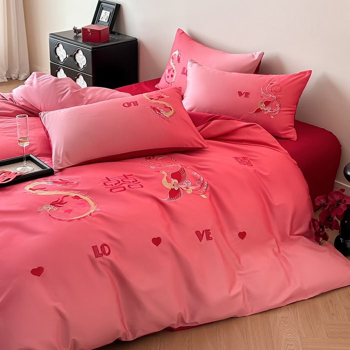 91家纺网 家纺一手货源 找家纺 （总）苏源家居 2026新款渐变色刺绣龙凤大红色结婚四件套-小确幸