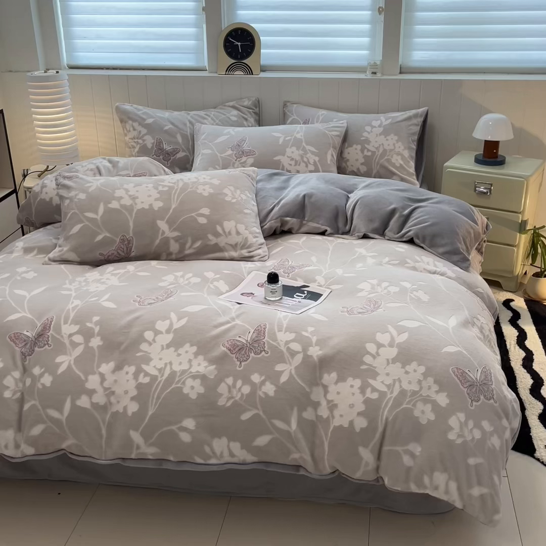 91家纺网 家纺一手货源 找家纺 （总）女子家纺 2025新款牛奶绒雕花四件套