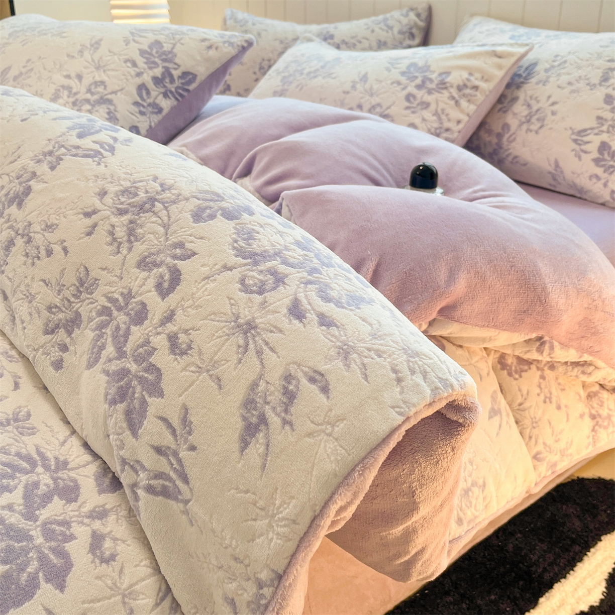 91家纺网 家纺一手货源 找家纺 （总）女子家纺 2025新款牛奶绒雕花四件套