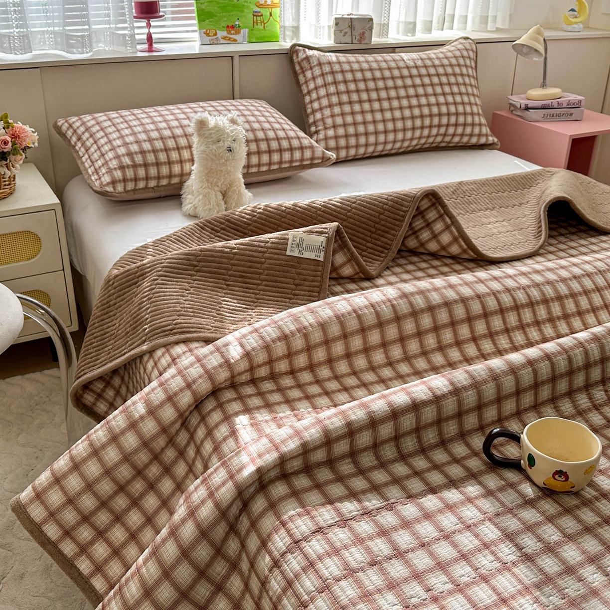 91家纺网 家纺一手货源 找家纺 恒尚居 2026新款纯棉牛奶绒床盖双面两用夹棉床单床垫-秋冬款 四季通用 咖啡格【A纯棉-B牛奶绒】