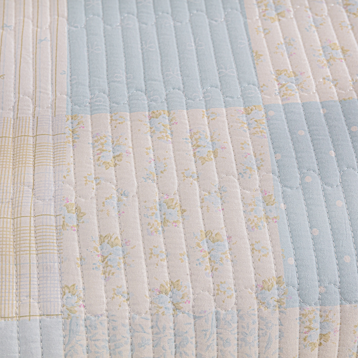 91家纺网 家纺一手货源 找家纺 恒尚居 2026新款纯棉牛奶绒床盖双面两用夹棉床单床垫-秋冬款 四季通用 芳菲-蓝【A纯棉-B牛奶绒】