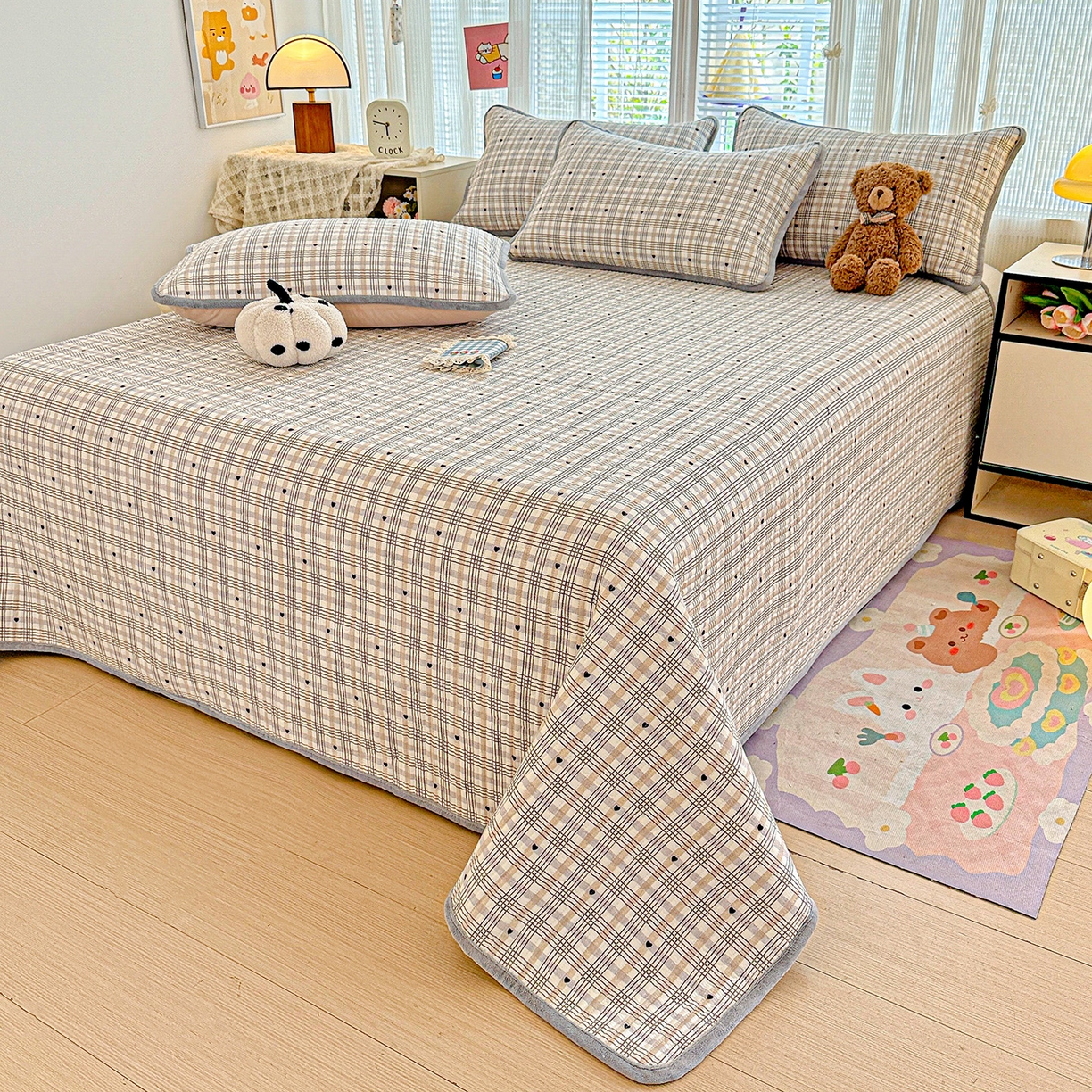 91家纺网 家纺一手货源 找家纺 恒尚居 2026新款纯棉牛奶绒床盖双面两用夹棉床单床垫-秋冬款 四季通用 简格调【A纯棉-B牛奶绒】